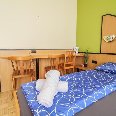 Cozy Rooms - U3 Hutteldorferstrasse Wien Exteriör bild