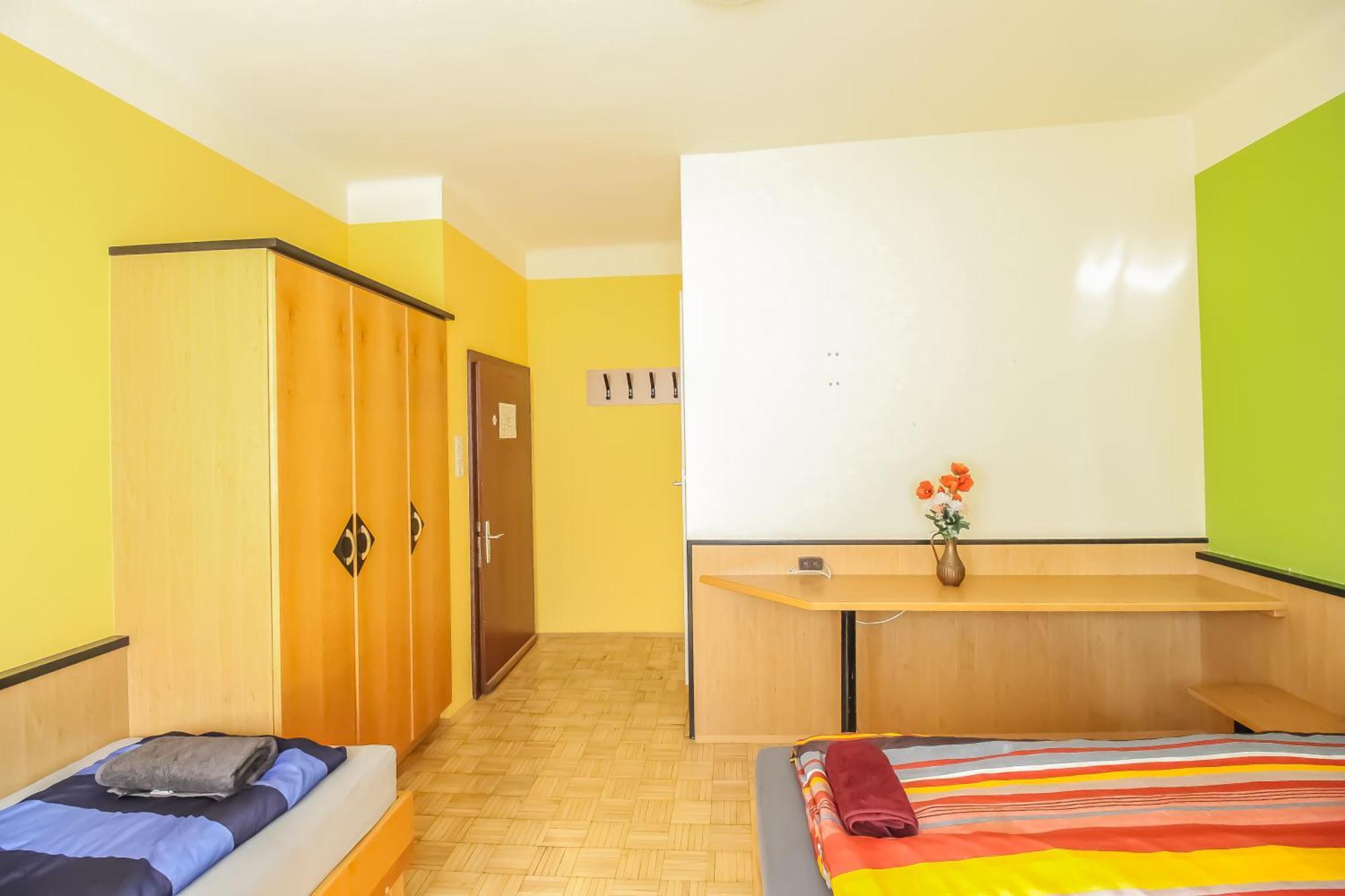 Cozy Rooms - U3 Hutteldorferstrasse Wien Exteriör bild