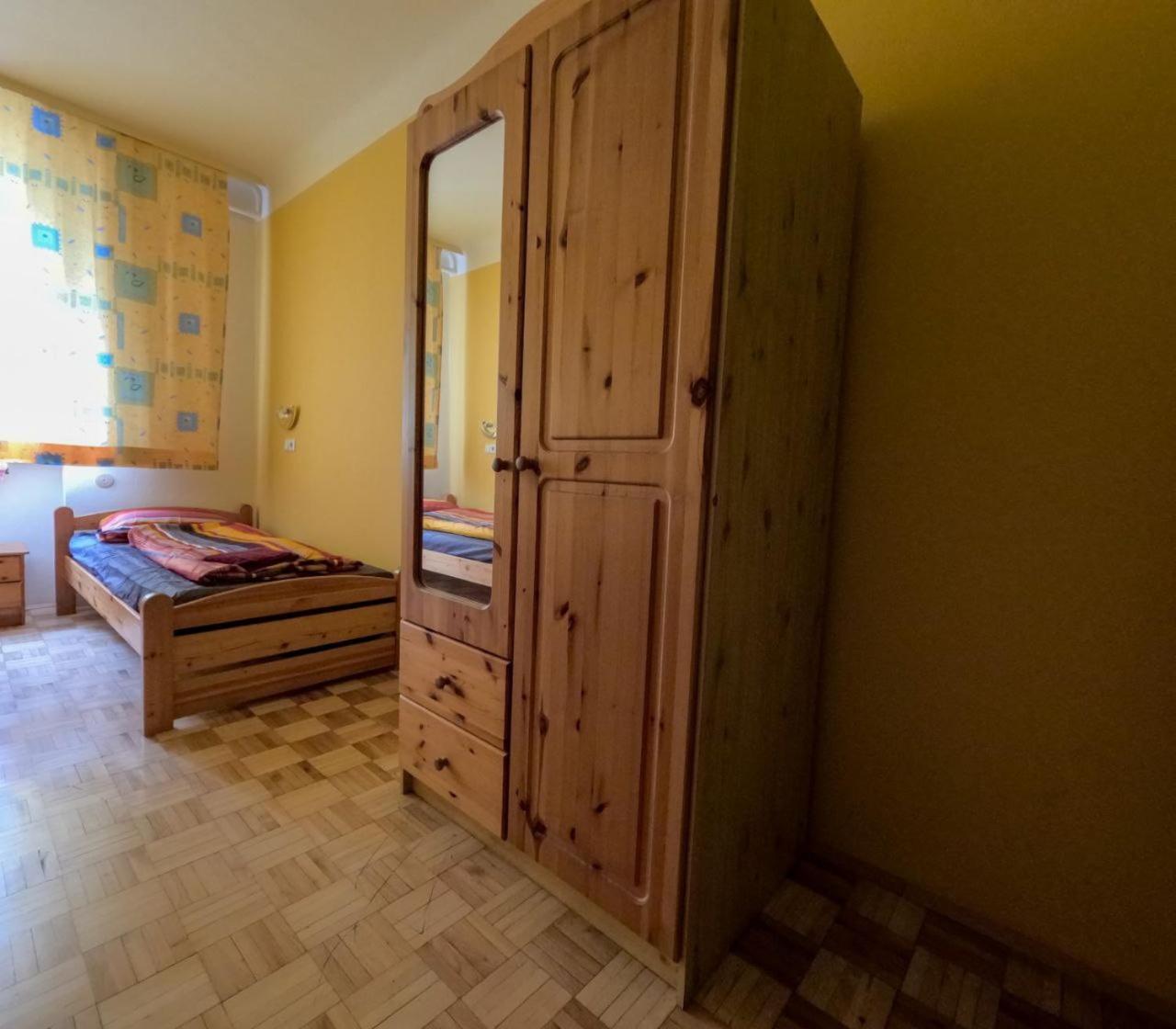 Cozy Rooms - U3 Hutteldorferstrasse Wien Exteriör bild