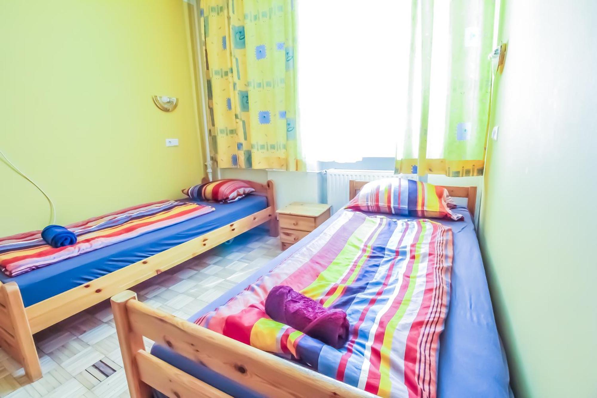 Cozy Rooms - U3 Hutteldorferstrasse Wien Exteriör bild