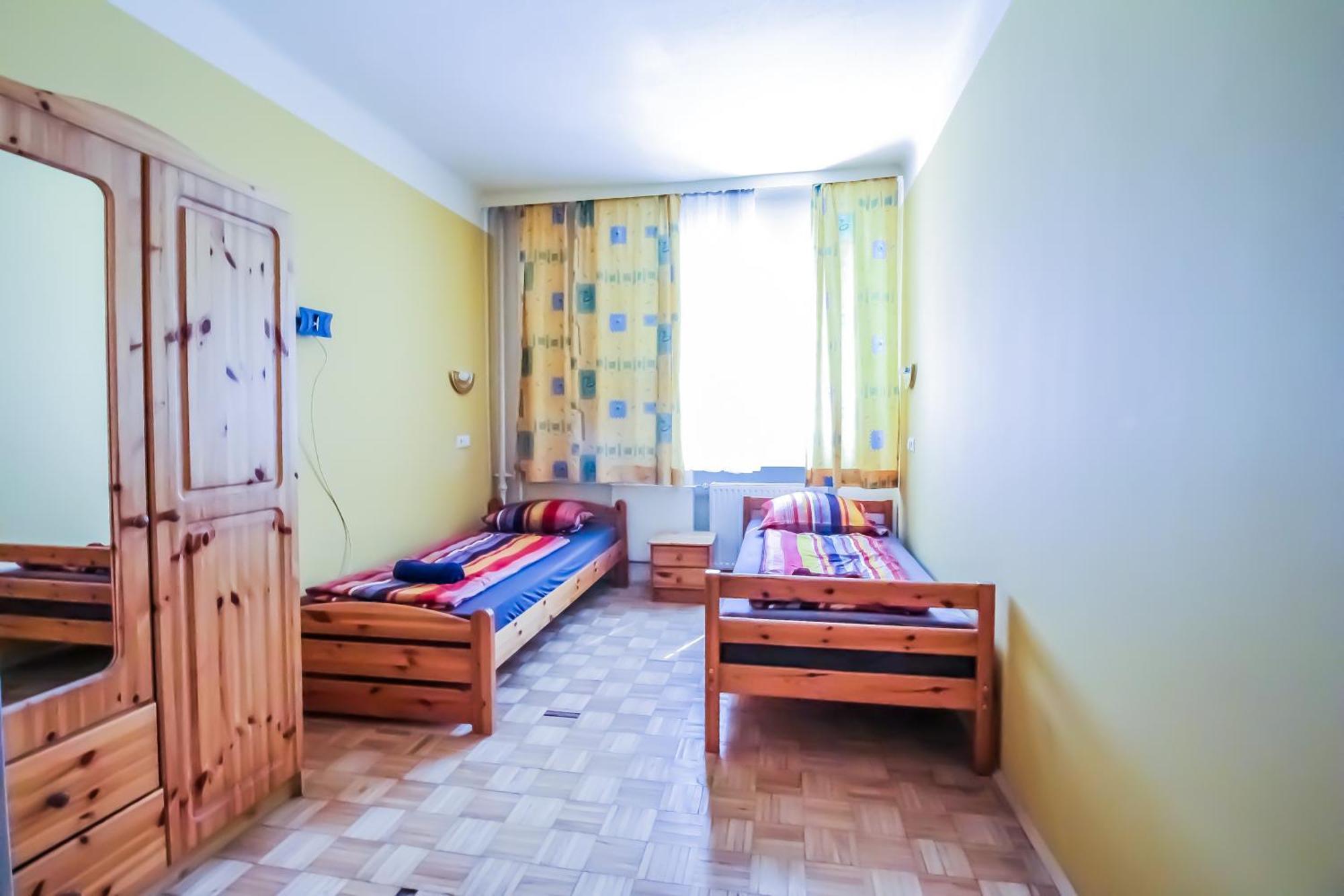 Cozy Rooms - U3 Hutteldorferstrasse Wien Exteriör bild