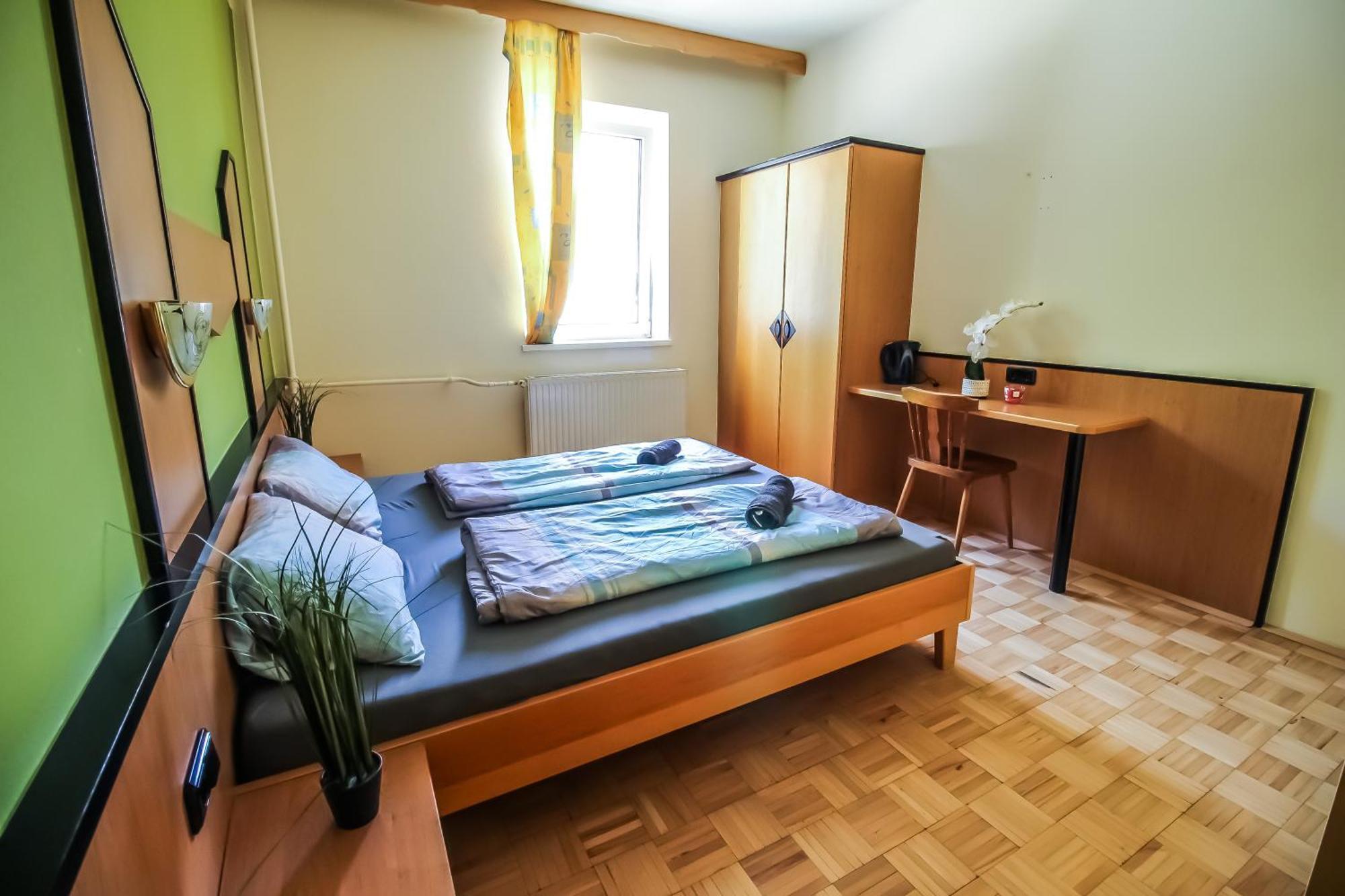 Cozy Rooms - U3 Hutteldorferstrasse Wien Exteriör bild