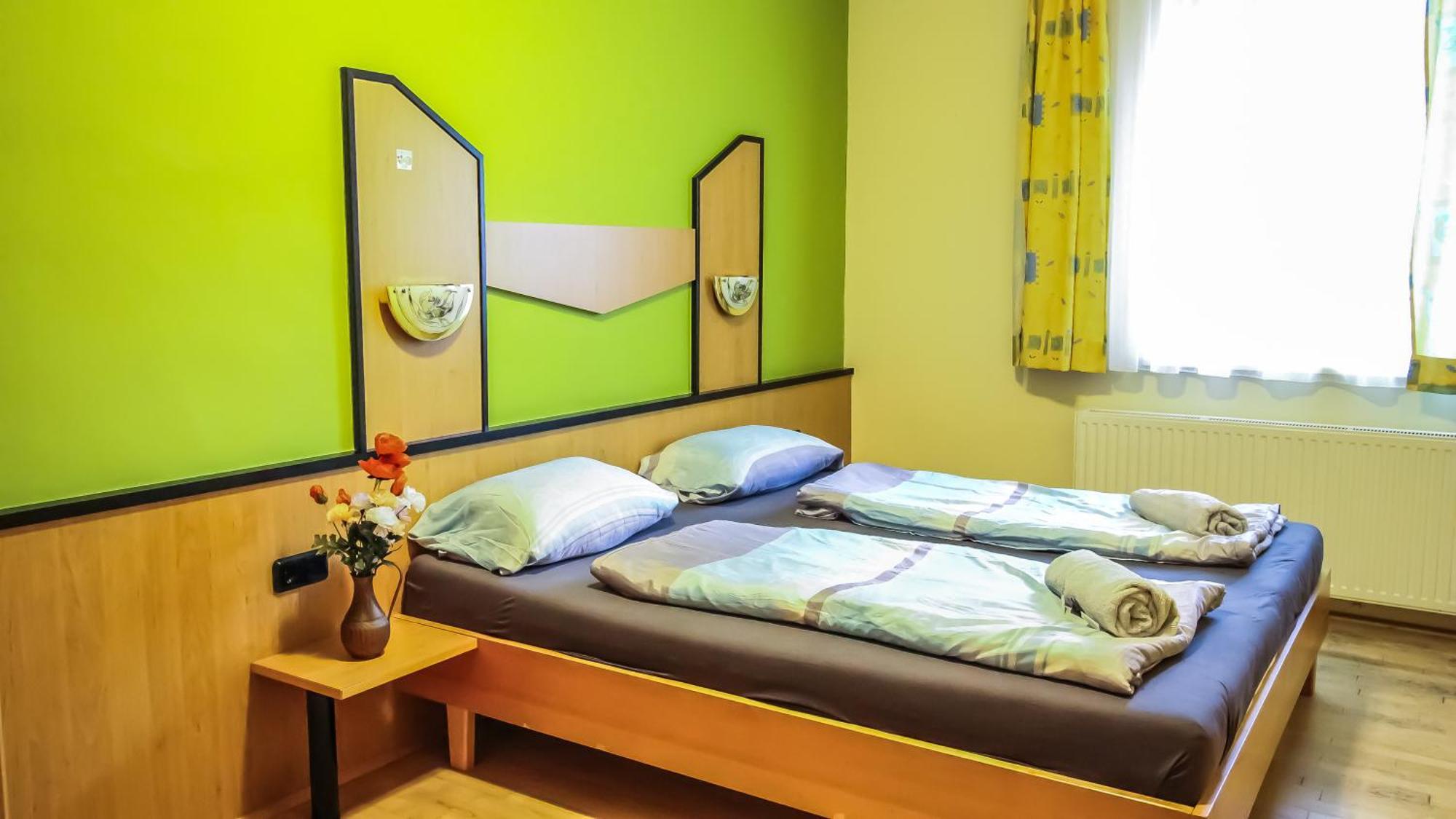 Cozy Rooms - U3 Hutteldorferstrasse Wien Exteriör bild