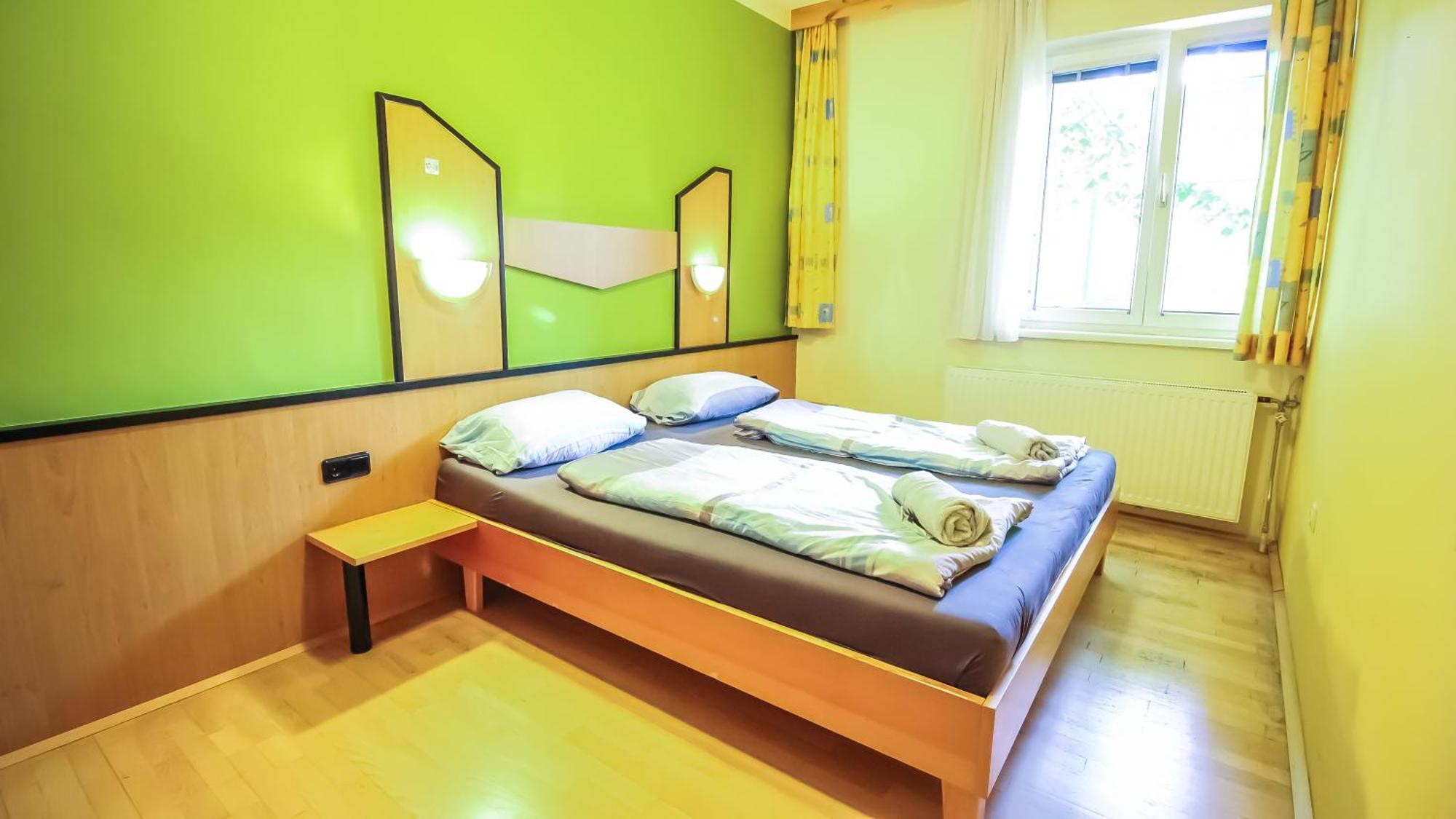 Cozy Rooms - U3 Hutteldorferstrasse Wien Exteriör bild